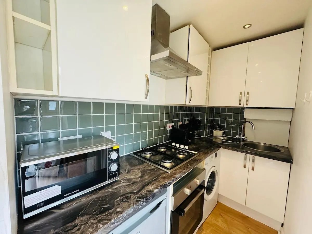 Apartment Entire Two Bedroom Central London 5 Mins To Metro United Kingdom